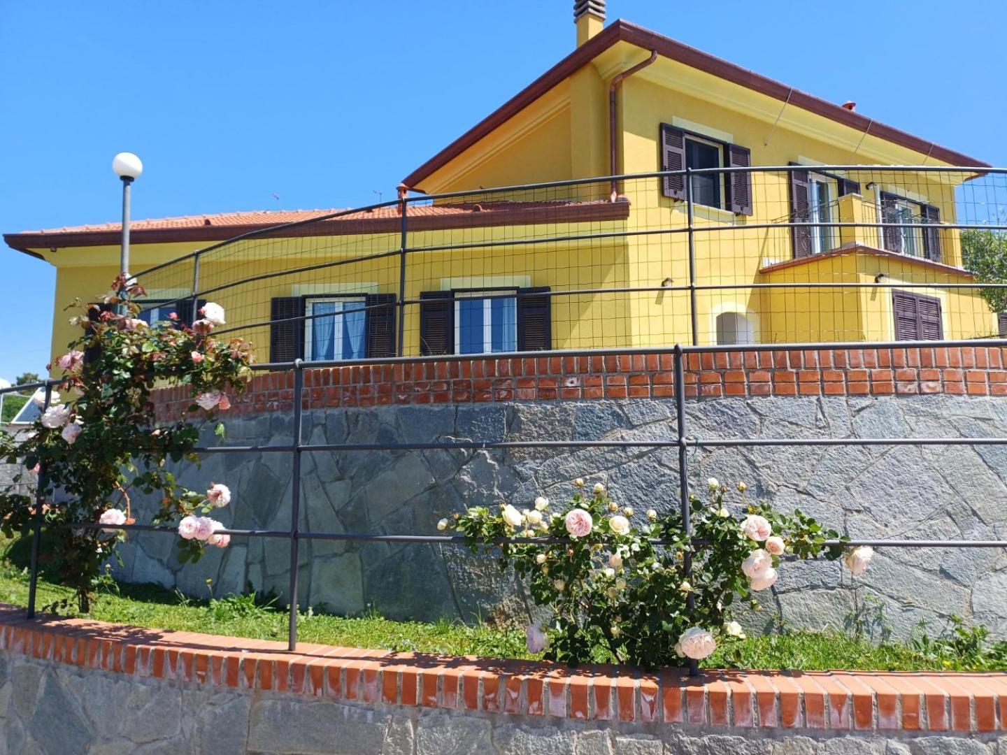 Joivy Villa Guanna - Charming Flat With Garden Bracco Exterior photo