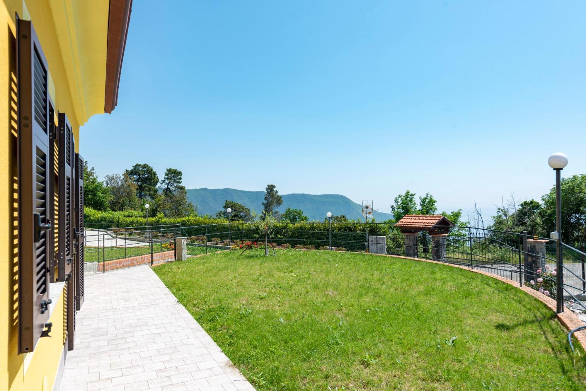 Joivy Villa Guanna - Charming Flat With Garden Bracco Exterior photo