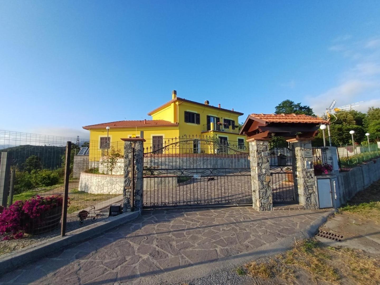 Joivy Villa Guanna - Charming Flat With Garden Bracco Exterior photo